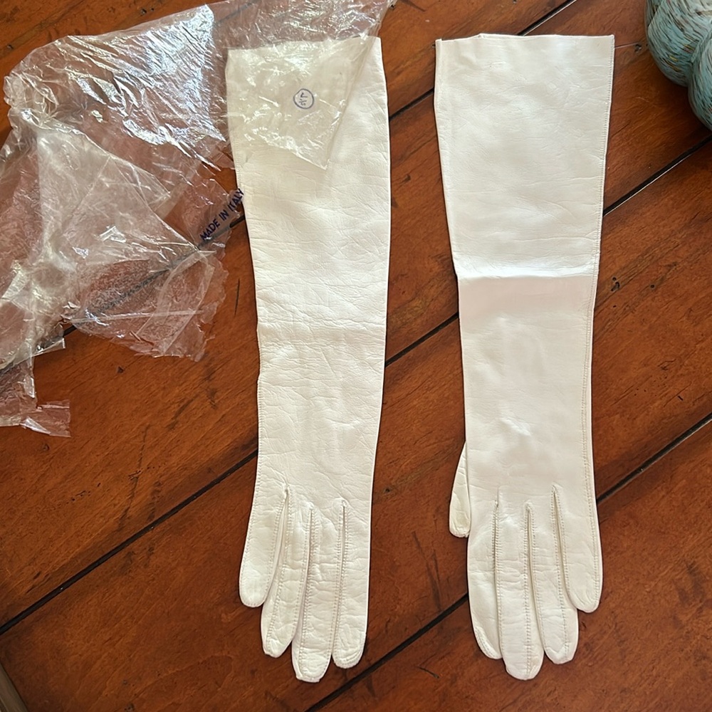 Vintage | Kislav Kidd White Cream Leather Arm Length Gloves Made in France 6